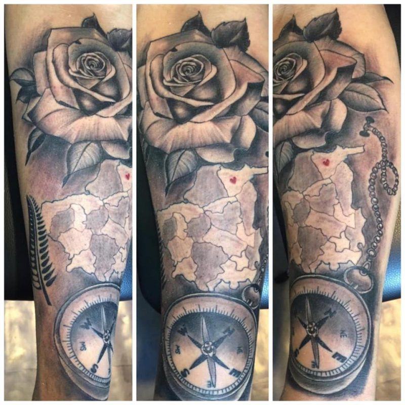 custome-clock-map-flower-tattoo
